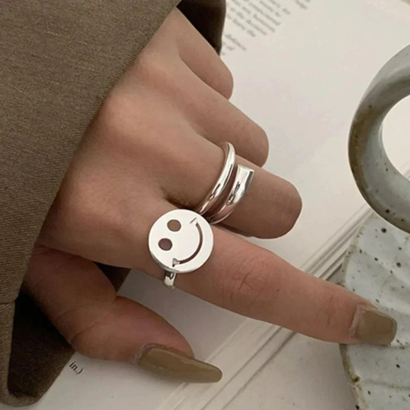 Minimalist 925 Sterling Silver Big Happy Face Ring Dainty Geometric Smile Ring - Picture 3 of 3